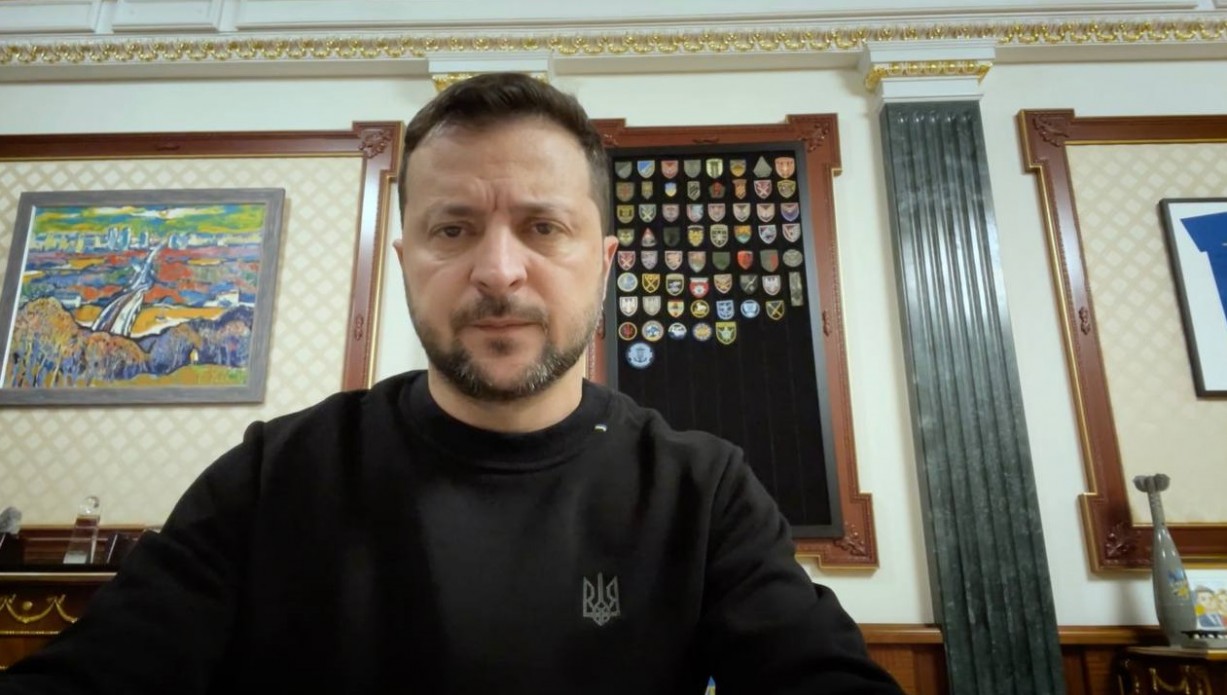 Не лише завдяки силі нашої зброї, а й силі нашого духу та людяності в Україні ніколи не пануватиме зло – звернення Президента Володимира Зеленського Не лише завдяки силі нашої зброї, а й силі нашого духу та людяності в Україні ніколи не пануватиме зло – звернення Президента Володимира Зеленського