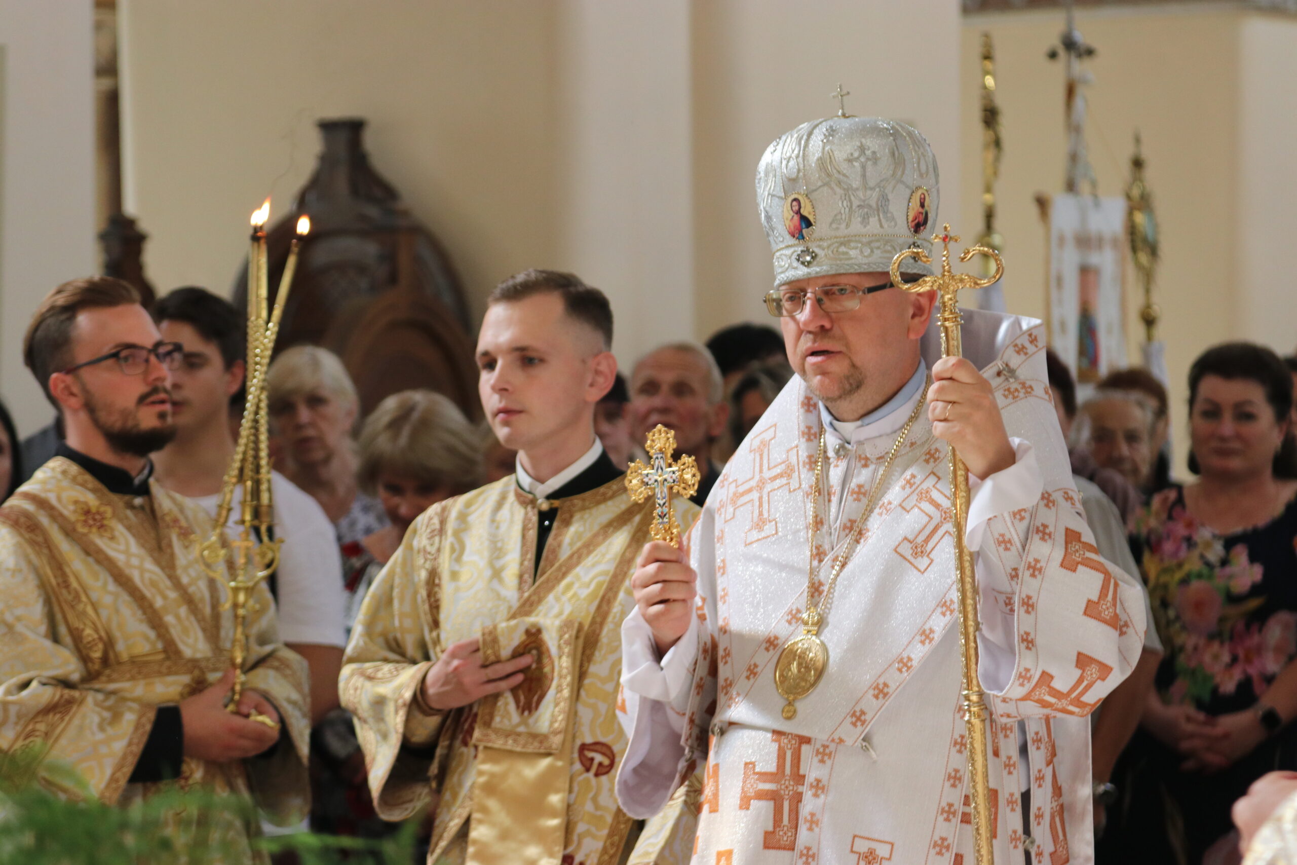 «Нехай наша щира молитва дійде до Бога»: Медичні працівники разом з капеланами Львівської архиєпархії звершили прощу до Кохавинської Богородиці «Нехай наша щира молитва дійде до Бога»: Медичні працівники разом з капеланами Львівської архиєпархії звершили прощу до Кохавинської Богородиці