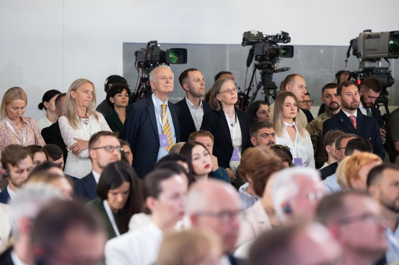 Нікого не можна лишати наодинці з війною та її наслідками в розумі й душі – виступ Президента України на третьому Саміті перших леді та джентльменів Нікого не можна лишати наодинці з війною та її наслідками в розумі й душі – виступ Президента України на третьому Саміті перших леді та джентльменів