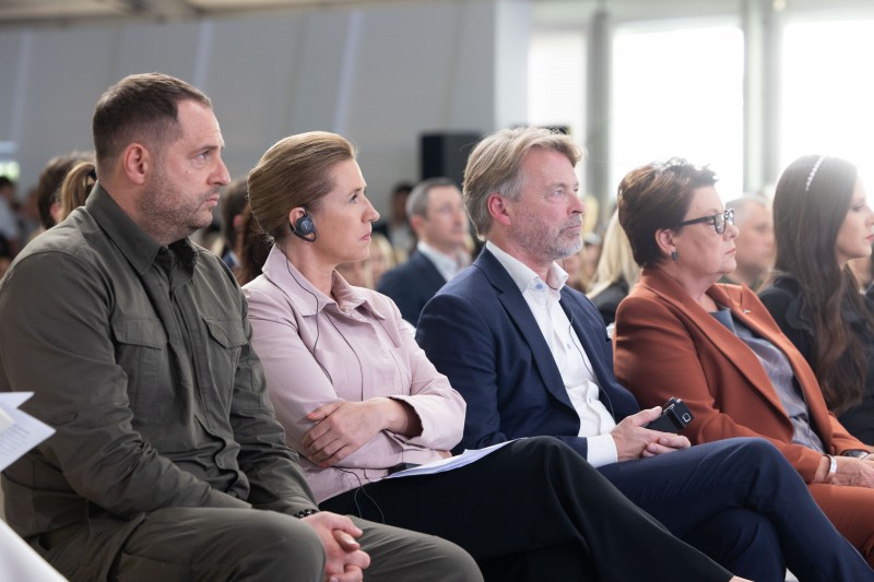 Нікого не можна лишати наодинці з війною та її наслідками в розумі й душі – виступ Президента України на третьому Саміті перших леді та джентльменів Нікого не можна лишати наодинці з війною та її наслідками в розумі й душі – виступ Президента України на третьому Саміті перших леді та джентльменів