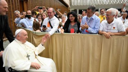 Папа Франциск: втілювати у подружжі Божу мрію про любов та єдність Папа Франциск: втілювати у подружжі Божу мрію про любов та єдність