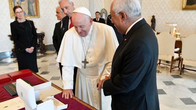 Папа прийняв у Ватикані Прем’єр-міністра Португалії Папа прийняв у Ватикані Прем’єр-міністра Португалії