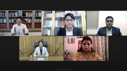 Папа студентам в Азії: потребуємо братерства, що шанує точку зору іншого Папа студентам в Азії: потребуємо братерства, що шанує точку зору іншого