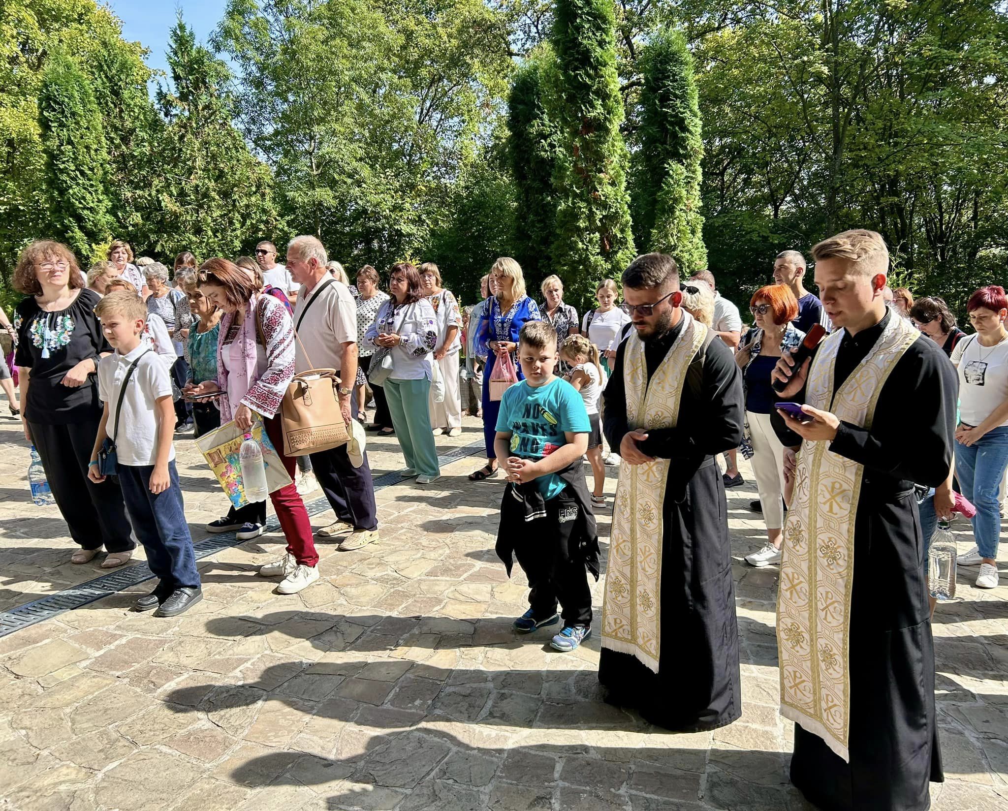 Парафіяни храму Різдва Пресвятої Богородиці здійснили прощу до Зарваниці Парафіяни храму Різдва Пресвятої Богородиці здійснили прощу до Зарваниці