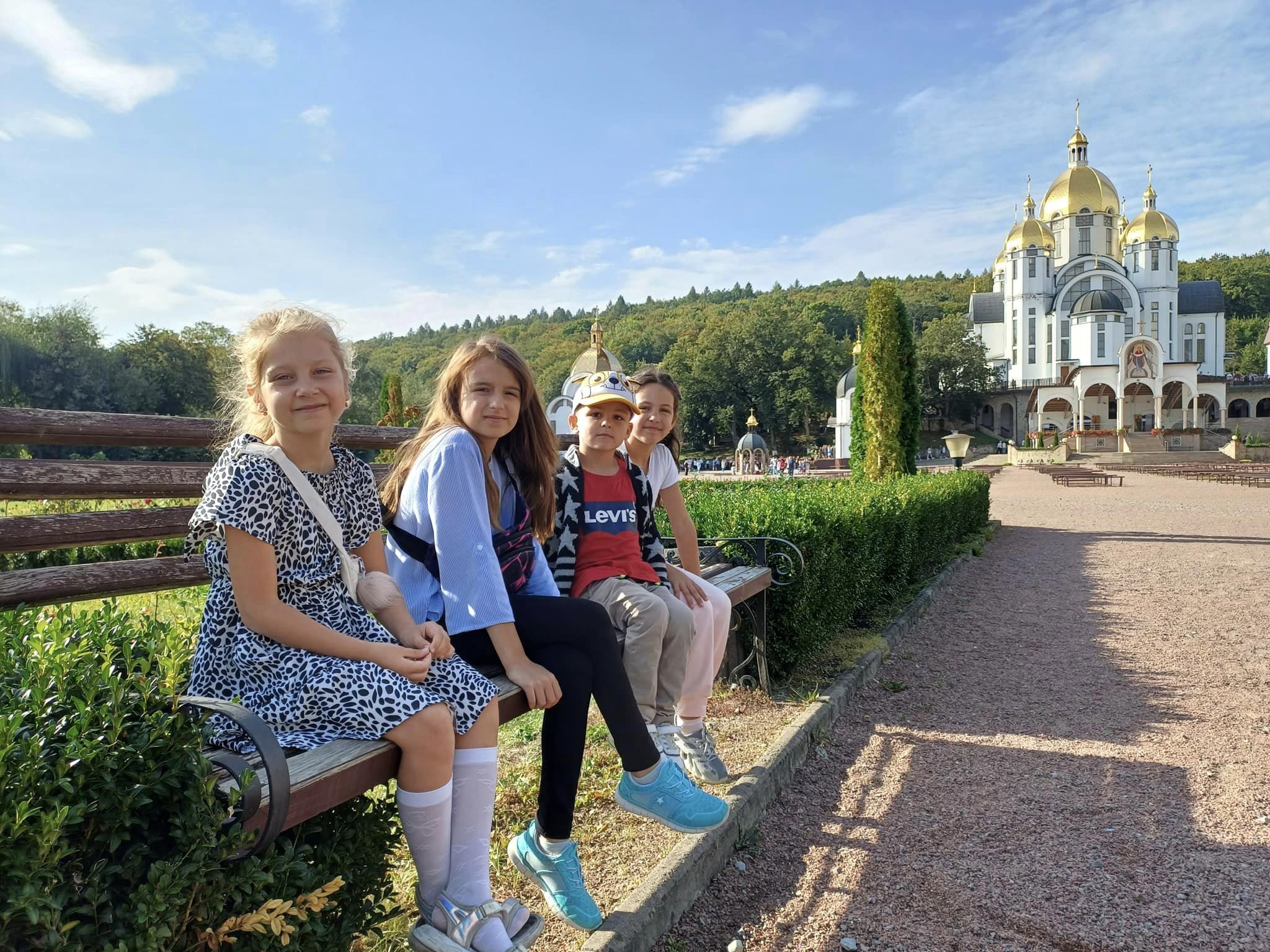 Парафіяни храму Різдва Пресвятої Богородиці здійснили прощу до Зарваниці Парафіяни храму Різдва Пресвятої Богородиці здійснили прощу до Зарваниці