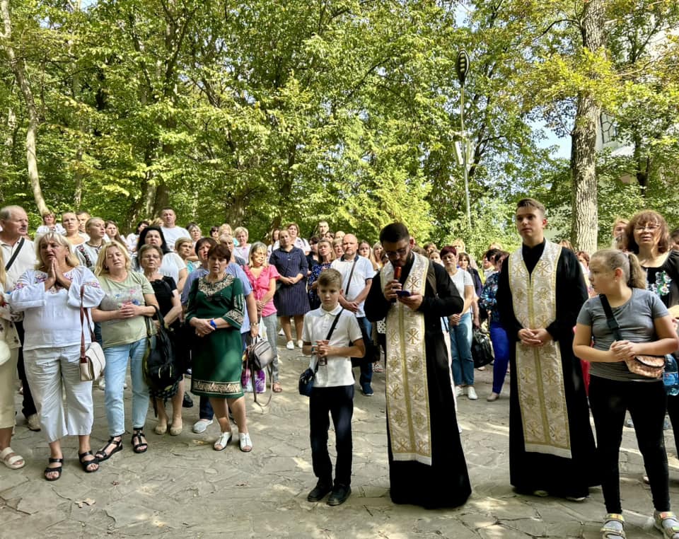 Парафіяни храму Різдва Пресвятої Богородиці здійснили прощу до Зарваниці Парафіяни храму Різдва Пресвятої Богородиці здійснили прощу до Зарваниці