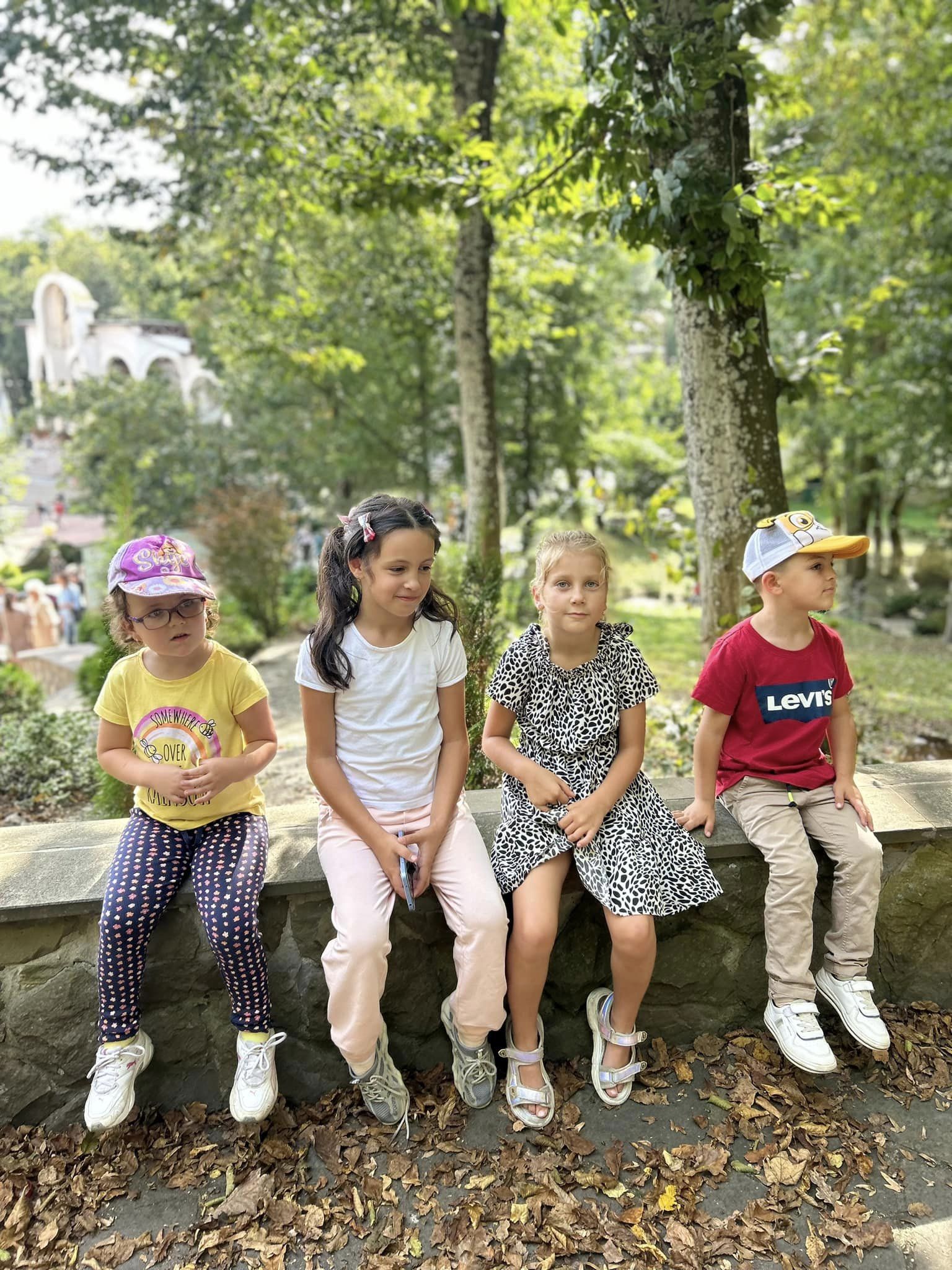 Парафіяни храму Різдва Пресвятої Богородиці здійснили прощу до Зарваниці Парафіяни храму Різдва Пресвятої Богородиці здійснили прощу до Зарваниці