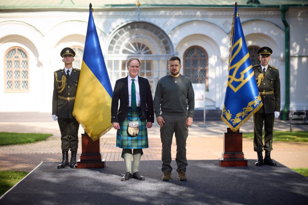 Президент України прийняв вірчі грамоти від новопризначених послів Франції, Великої Британії та Канади Президент України прийняв вірчі грамоти від новопризначених послів Франції, Великої Британії та Канади
