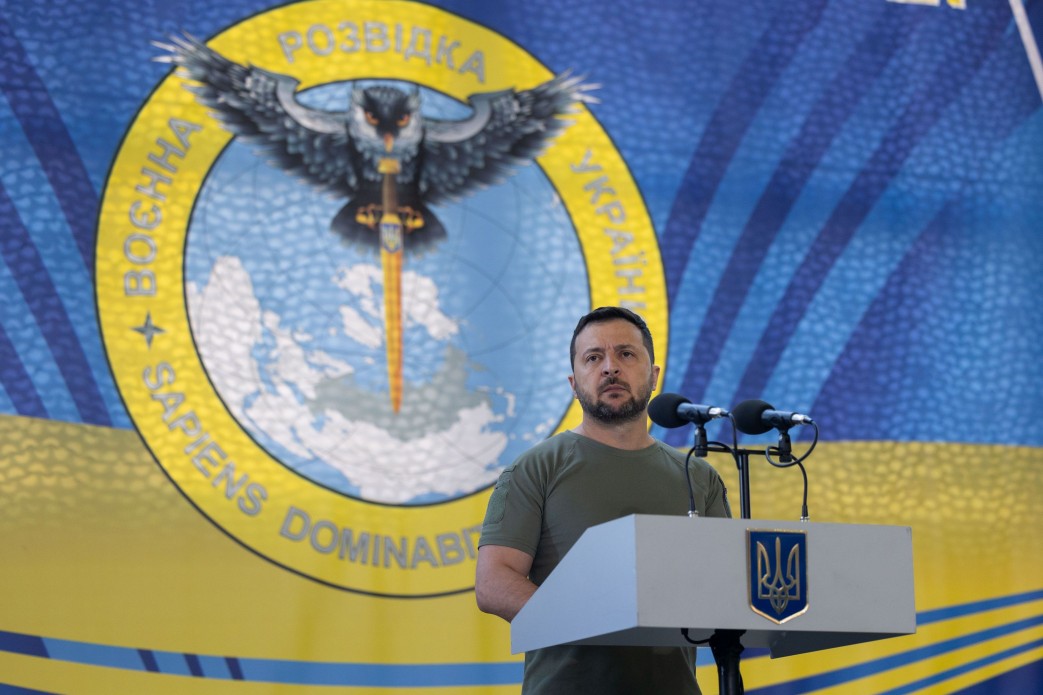 Президент України у День воєнної розвідки: Завдяки розвідникам і всім нашим силам оборони й безпеки українці відчувають, що ми можемо здолати Росію Президент України у День воєнної розвідки: Завдяки розвідникам і всім нашим силам оборони й безпеки українці відчувають, що ми можемо здолати Росію