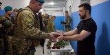 Президент відвідав стабілізаційні пункти, де допомагають захисникам, пораненим на Донецькому та Запорізькому напрямках Президент відвідав стабілізаційні пункти, де допомагають захисникам, пораненим на Донецькому та Запорізькому напрямках