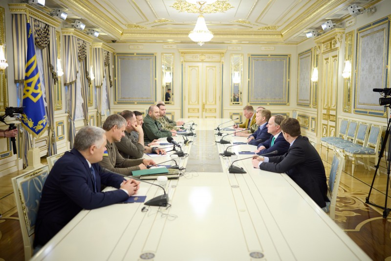 Президент зустрівся з державним секретарем Великої Британії з питань оборони Президент зустрівся з державним секретарем Великої Британії з питань оборони