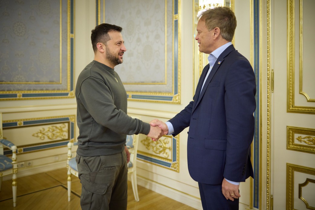 Президент зустрівся з державним секретарем Великої Британії з питань оборони Президент зустрівся з державним секретарем Великої Британії з питань оборони