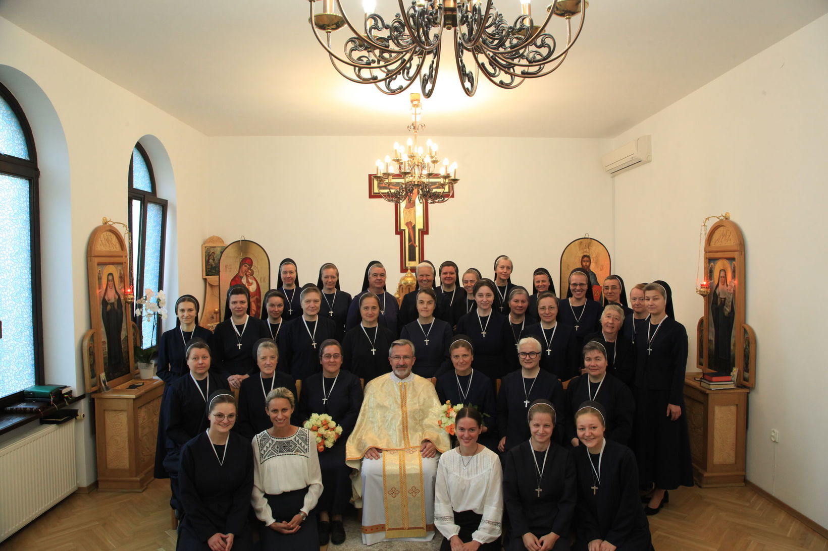 Сестри служебниці дякували Богові за 25-літній ювілей богопосвяченого життя кількох сестер Сестри служебниці дякували Богові за 25-літній ювілей богопосвяченого життя кількох сестер