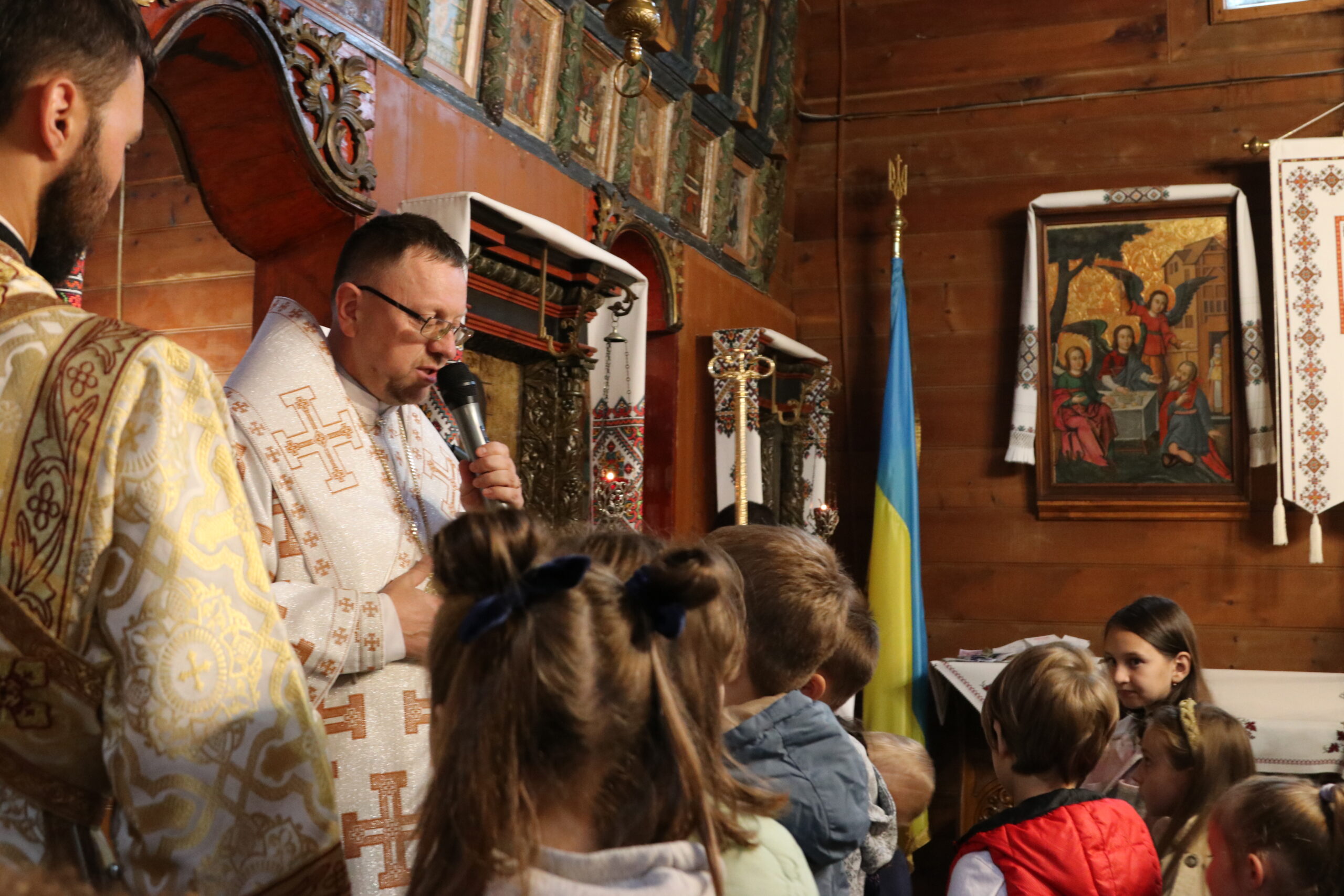 «Сьогодні ми тут молимося як у своєму рідному домі, черпаємо силу на дальшу життєву дорогу», – Владика Володимир до бойків «Сьогодні ми тут молимося як у своєму рідному домі, черпаємо силу на дальшу життєву дорогу», – Владика Володимир до бойків