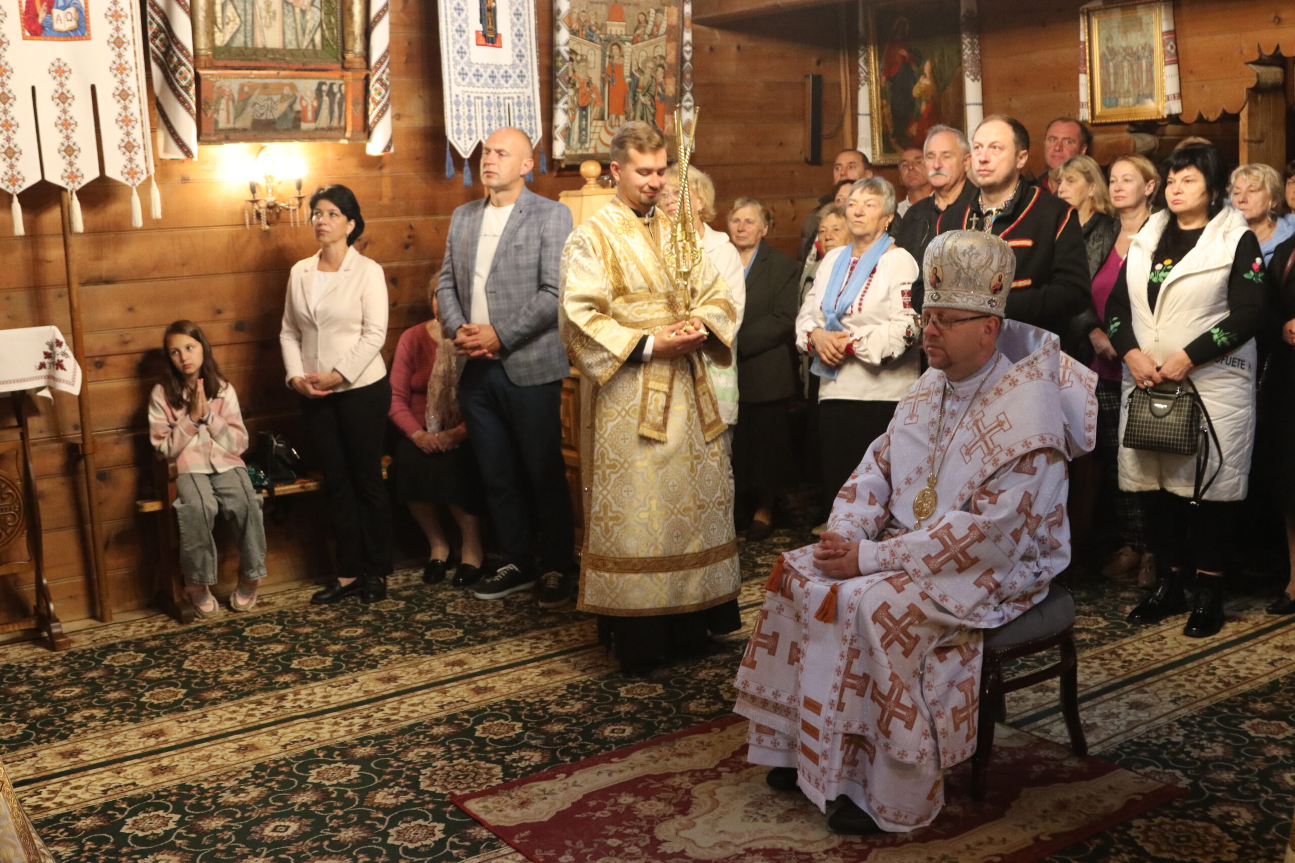 «Сьогодні ми тут молимося як у своєму рідному домі, черпаємо силу на дальшу життєву дорогу», – Владика Володимир до бойків «Сьогодні ми тут молимося як у своєму рідному домі, черпаємо силу на дальшу життєву дорогу», – Владика Володимир до бойків