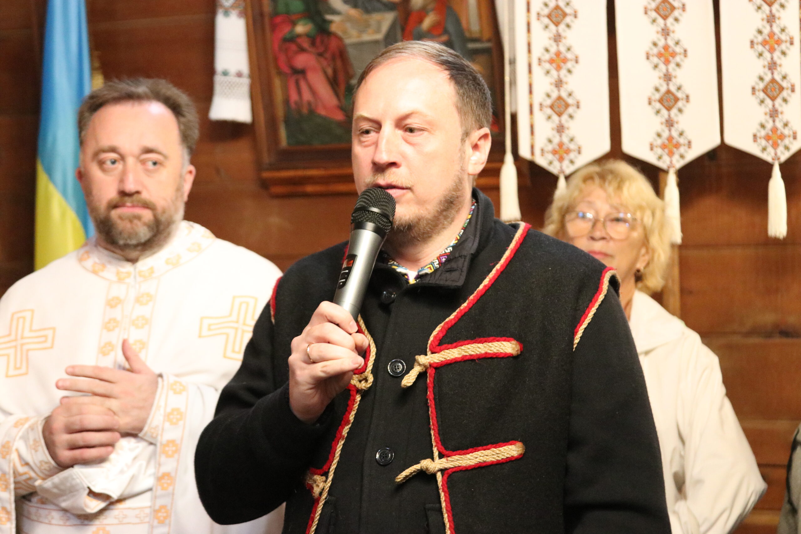 «Сьогодні ми тут молимося як у своєму рідному домі, черпаємо силу на дальшу життєву дорогу», – Владика Володимир до бойків «Сьогодні ми тут молимося як у своєму рідному домі, черпаємо силу на дальшу життєву дорогу», – Владика Володимир до бойків