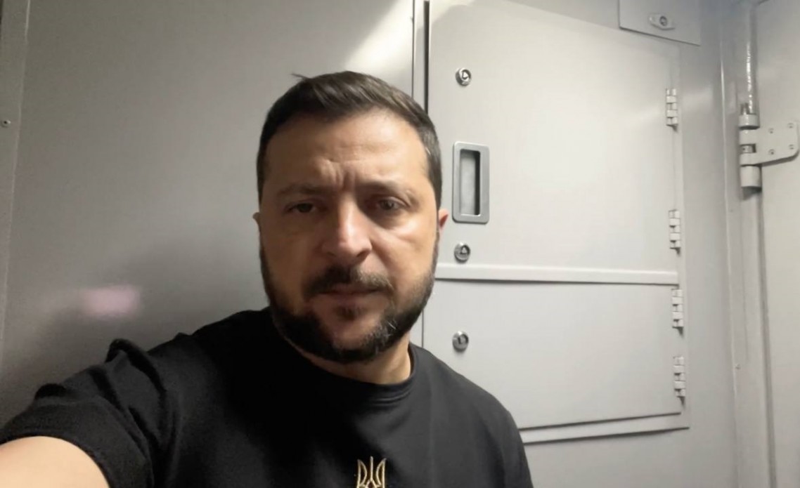Сьогодні весь день із нашими воїнами; дуже корисно почути від тих, хто йде в бій, чого саме не вистачає – звернення Президента України Сьогодні весь день із нашими воїнами; дуже корисно почути від тих, хто йде в бій, чого саме не вистачає – звернення Президента України
