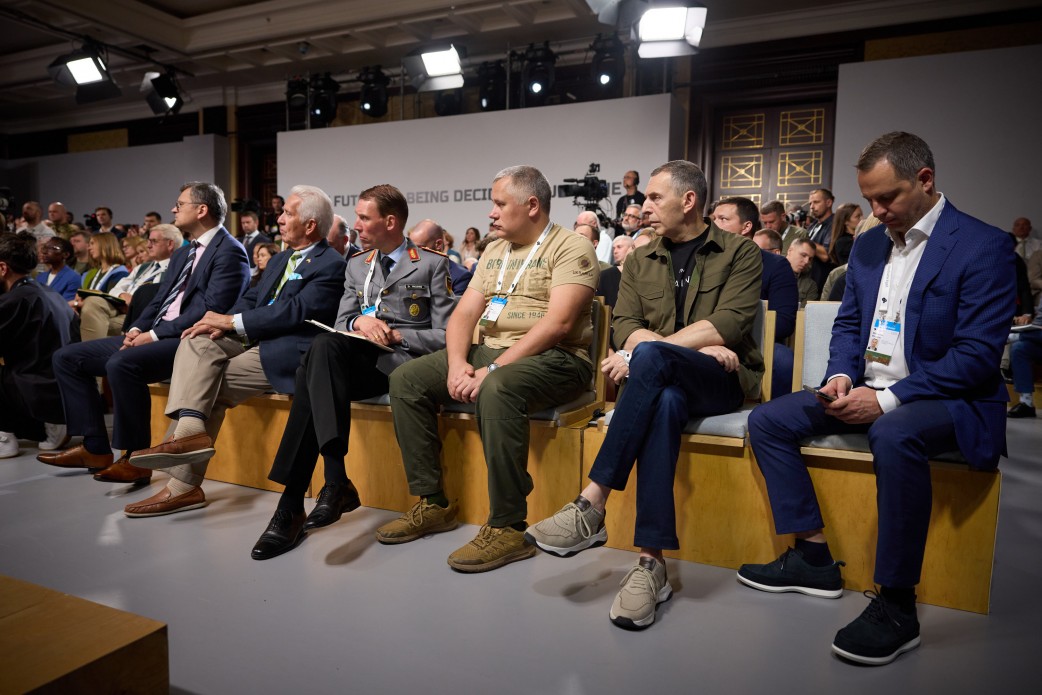 Українська формула миру не просто про закінчення війни, а про запобігання війнам у майбутньому – Андрій Єрмак на зустрічі Ялтинської європейської стратегії Українська формула миру не просто про закінчення війни, а про запобігання війнам у майбутньому – Андрій Єрмак на зустрічі Ялтинської європейської стратегії