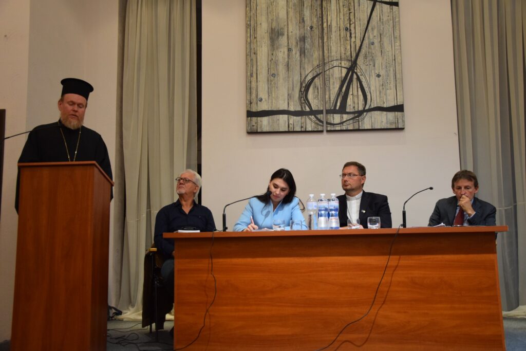 В Інституті св. Томи Аквінського у Києві презентували книгу про війну в Україні В Інституті св. Томи Аквінського у Києві презентували книгу про війну в Україні