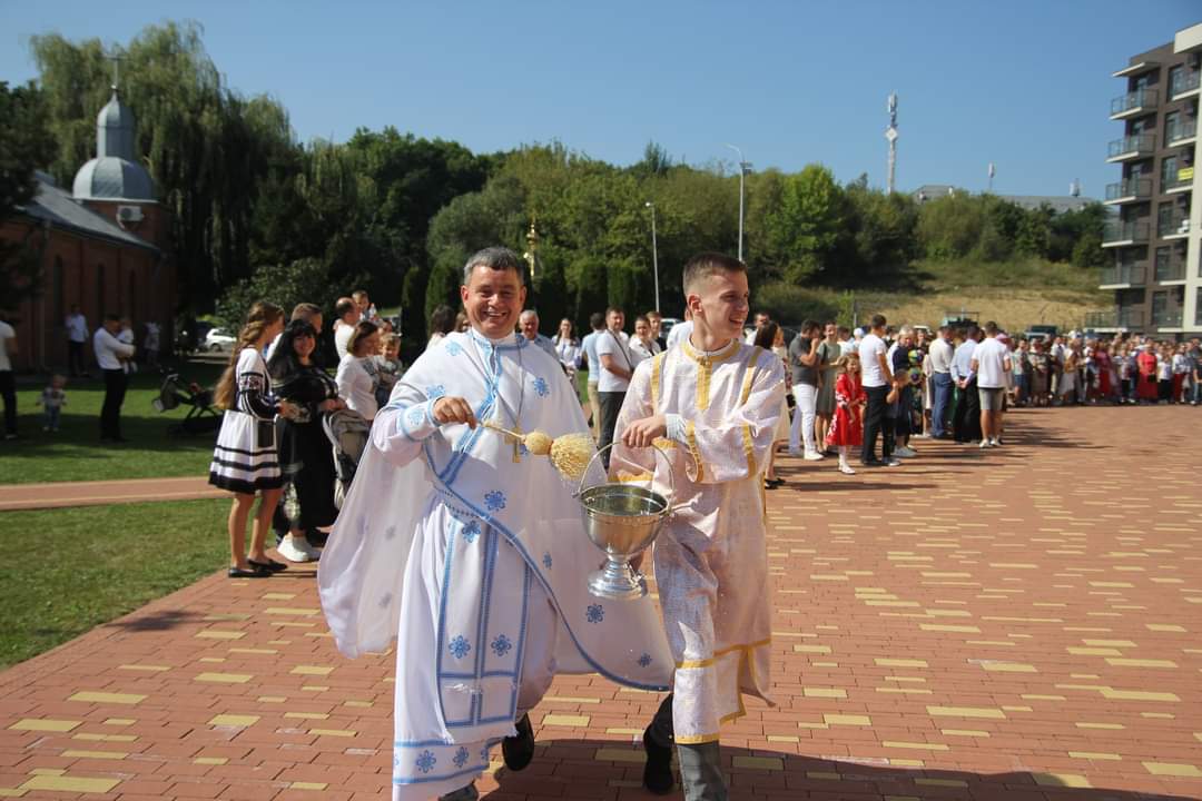 «Віддаймо під опіку святих мучениць розвиток нашої Церкви, до якої належимо», – Владика Володимир на парафії «свв. Софії, Віри, Надії та Любові» «Віддаймо під опіку святих мучениць розвиток нашої Церкви, до якої належимо», – Владика Володимир на парафії «свв. Софії, Віри, Надії та Любові»