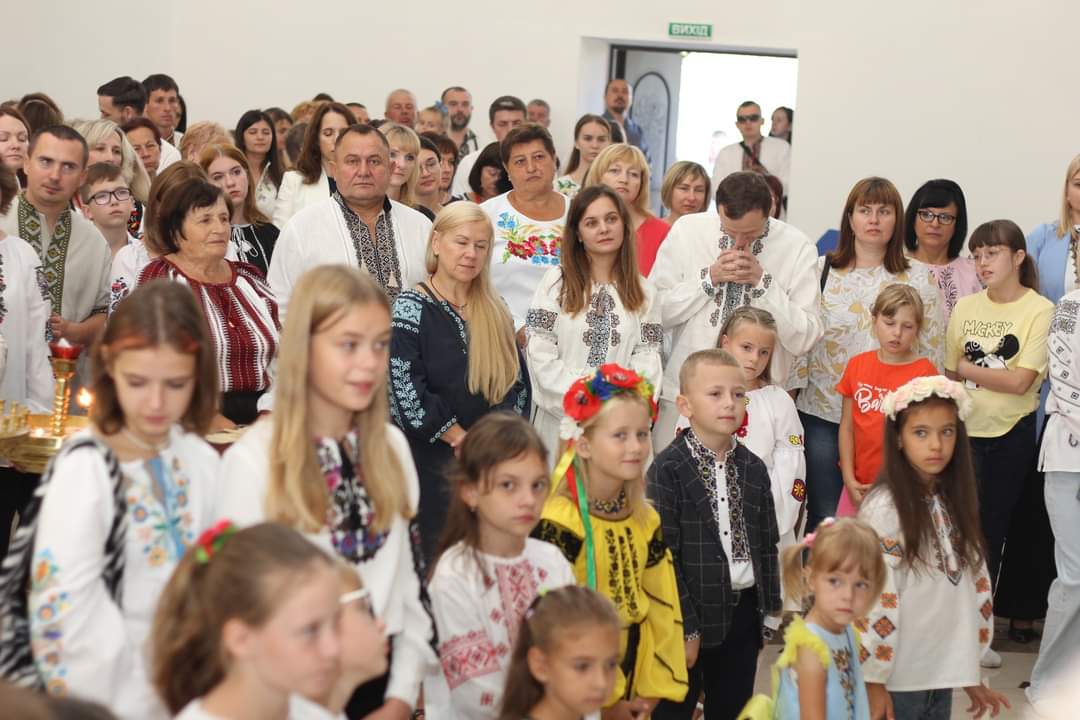 «Віддаймо під опіку святих мучениць розвиток нашої Церкви, до якої належимо», – Владика Володимир на парафії «свв. Софії, Віри, Надії та Любові» «Віддаймо під опіку святих мучениць розвиток нашої Церкви, до якої належимо», – Владика Володимир на парафії «свв. Софії, Віри, Надії та Любові»