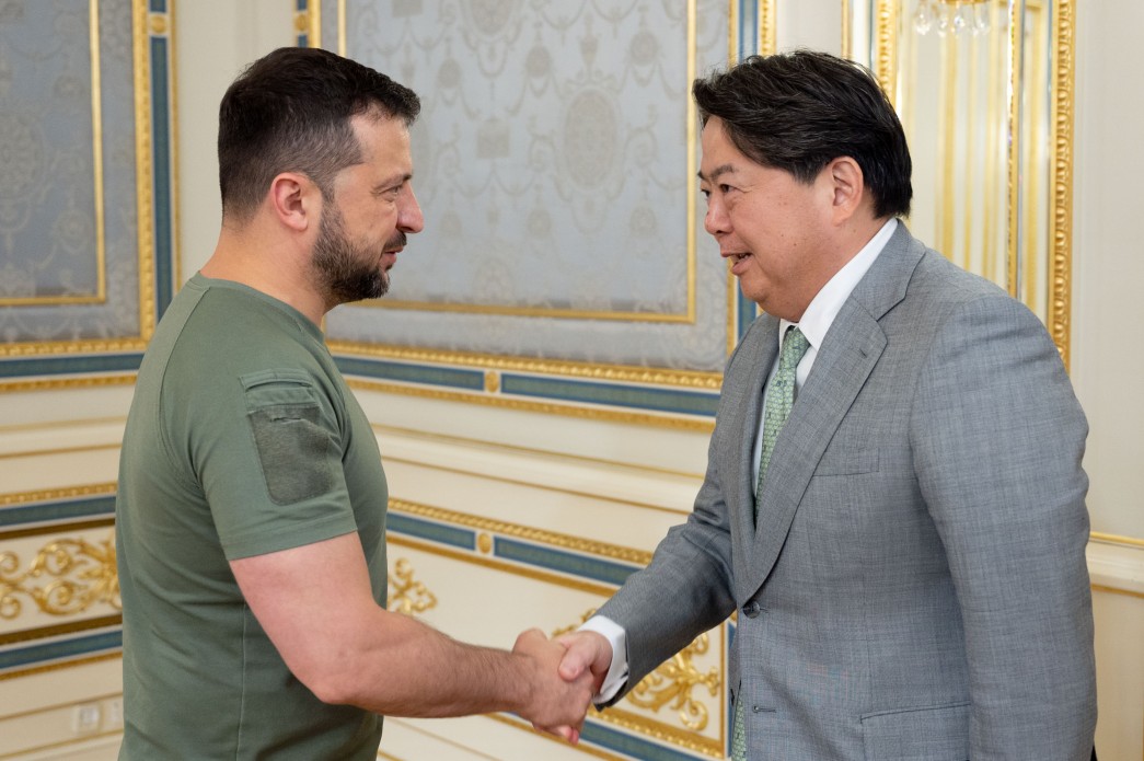 Володимир Зеленський домовився з міністром закордонних справ Японії про початок переговорів щодо двосторонньої угоди про безпекові гарантії для України Володимир Зеленський домовився з міністром закордонних справ Японії про початок переговорів щодо двосторонньої угоди про безпекові гарантії для України
