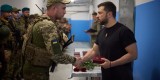 Володимир Зеленський нагородив українських військових, які відзначилися в боях за Україну у складі ОТУ «Донецьк» Володимир Зеленський нагородив українських військових, які відзначилися в боях за Україну у складі ОТУ «Донецьк»