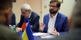 Володимир Зеленський від імені українського народу отримав премію Atlantic Council Global Citizen Awards Володимир Зеленський від імені українського народу отримав премію Atlantic Council Global Citizen Awards