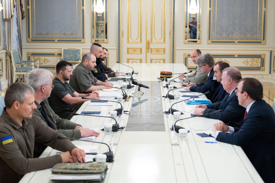 Володимир Зеленський зустрівся з міністром збройних сил Франції Володимир Зеленський зустрівся з міністром збройних сил Франції