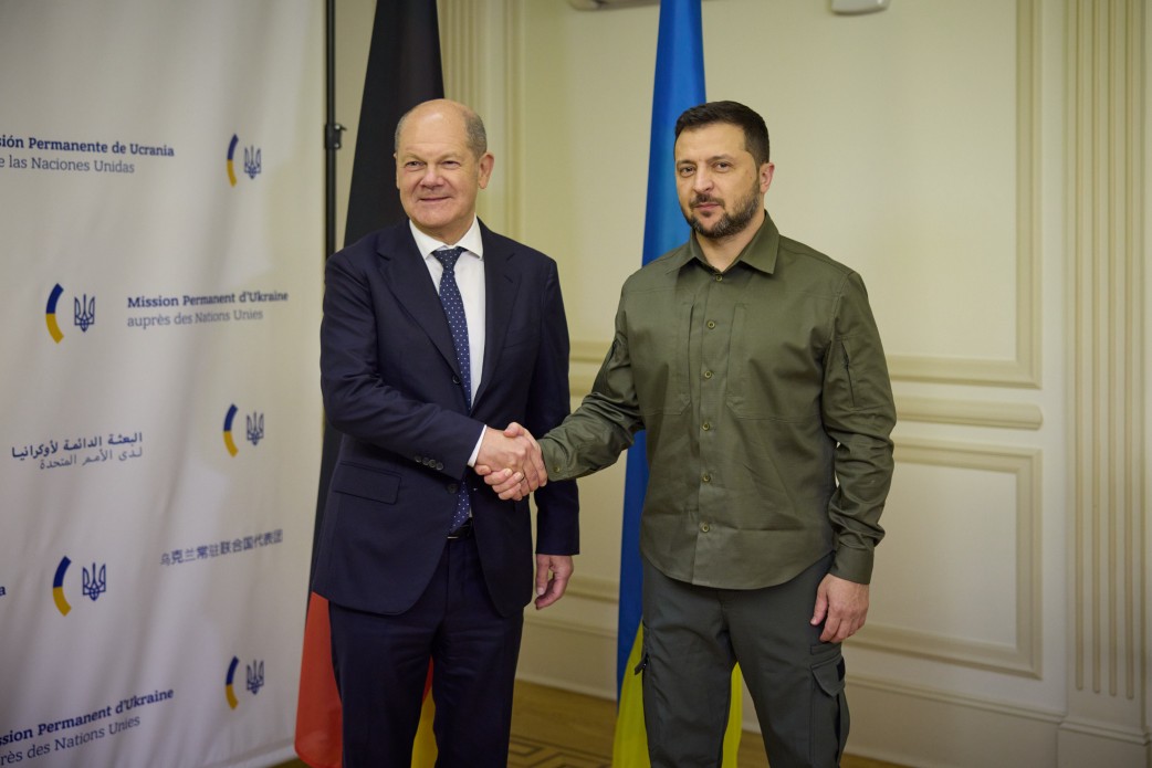 Володимир Зеленський зустрівся з Олафом Шольцом Володимир Зеленський зустрівся з Олафом Шольцом