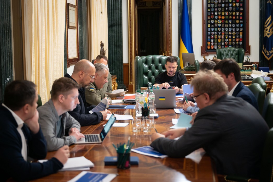 За результатами розмови з Президентом Єврокомісії Глава держави провів нараду щодо захисту інтересів України та принципів вільної торгівлі з ЄС За результатами розмови з Президентом Єврокомісії Глава держави провів нараду щодо захисту інтересів України та принципів вільної торгівлі з ЄС