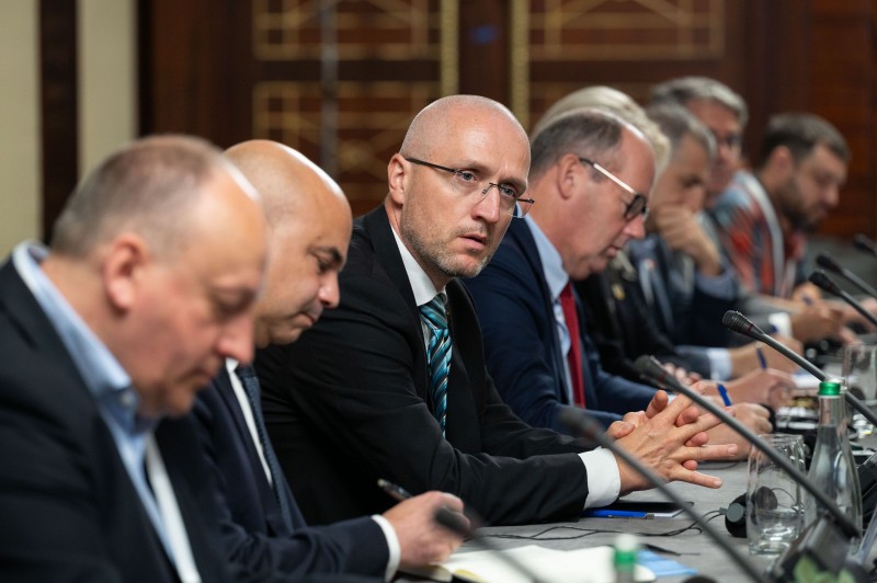 Зараз слушний час для створення в Україні військового хабу – Президент на зустрічі з представниками міжнародних оборонних підприємств Зараз слушний час для створення в Україні військового хабу – Президент на зустрічі з представниками міжнародних оборонних підприємств
