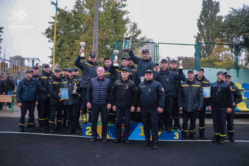 У Києві пройшов огляд-конкурс на кращу бойову підготовку серед пожежно-рятувальних підрозділів столиці У Києві пройшов огляд-конкурс на кращу бойову підготовку серед пожежно-рятувальних підрозділів столиці