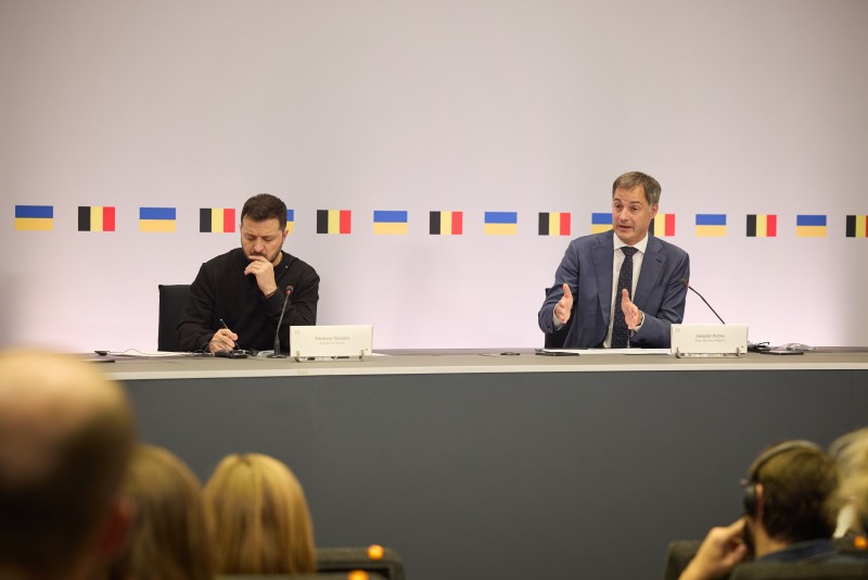 Бельгія стала першою країною, яка започаткувала практику використання заморожених російських активів для захисту від терору – Володимир Зеленський за результатами зустрічі з Александром Де Кроо Бельгія стала першою країною, яка започаткувала практику використання заморожених російських активів для захисту від терору – Володимир Зеленський за результатами зустрічі з Александром Де Кроо