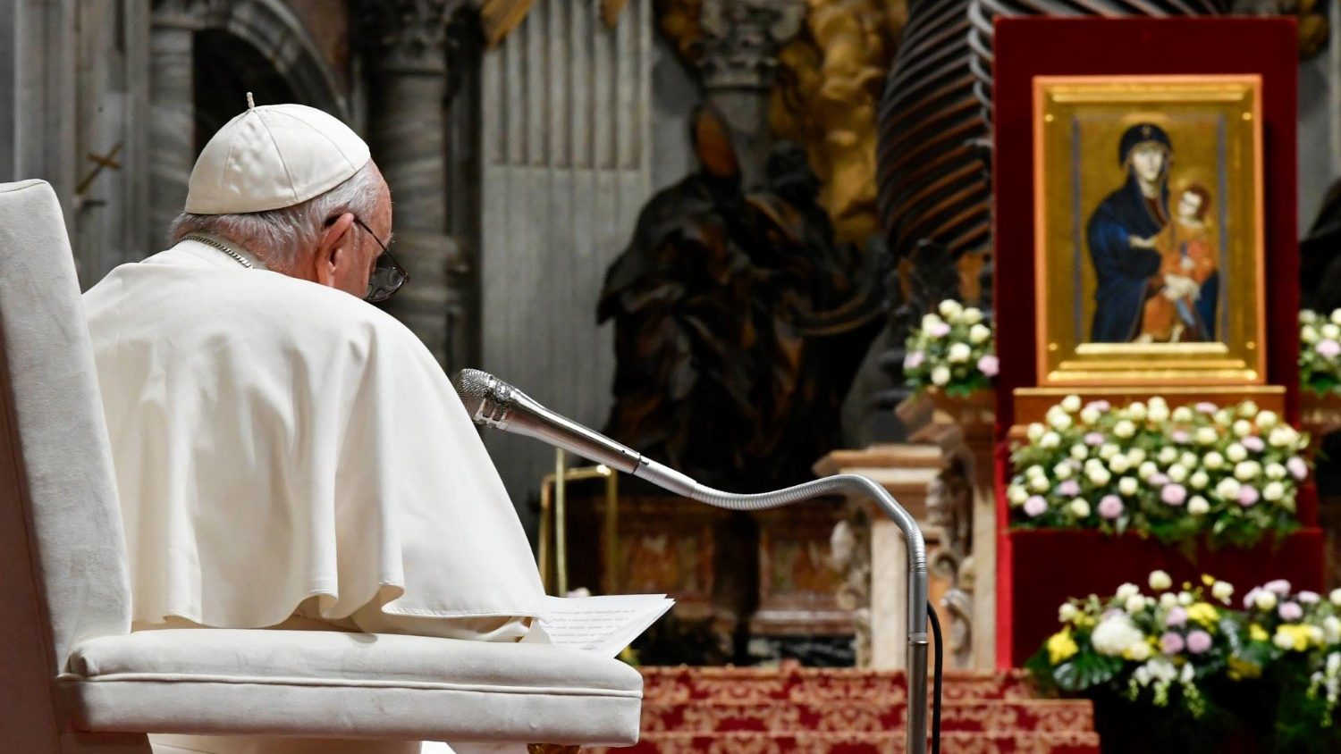 Глава УГКЦ помолився з Папою Римським за мир в Україні та світі у базиліці Святого Петра Глава УГКЦ помолився з Папою Римським за мир в Україні та світі у базиліці Святого Петра