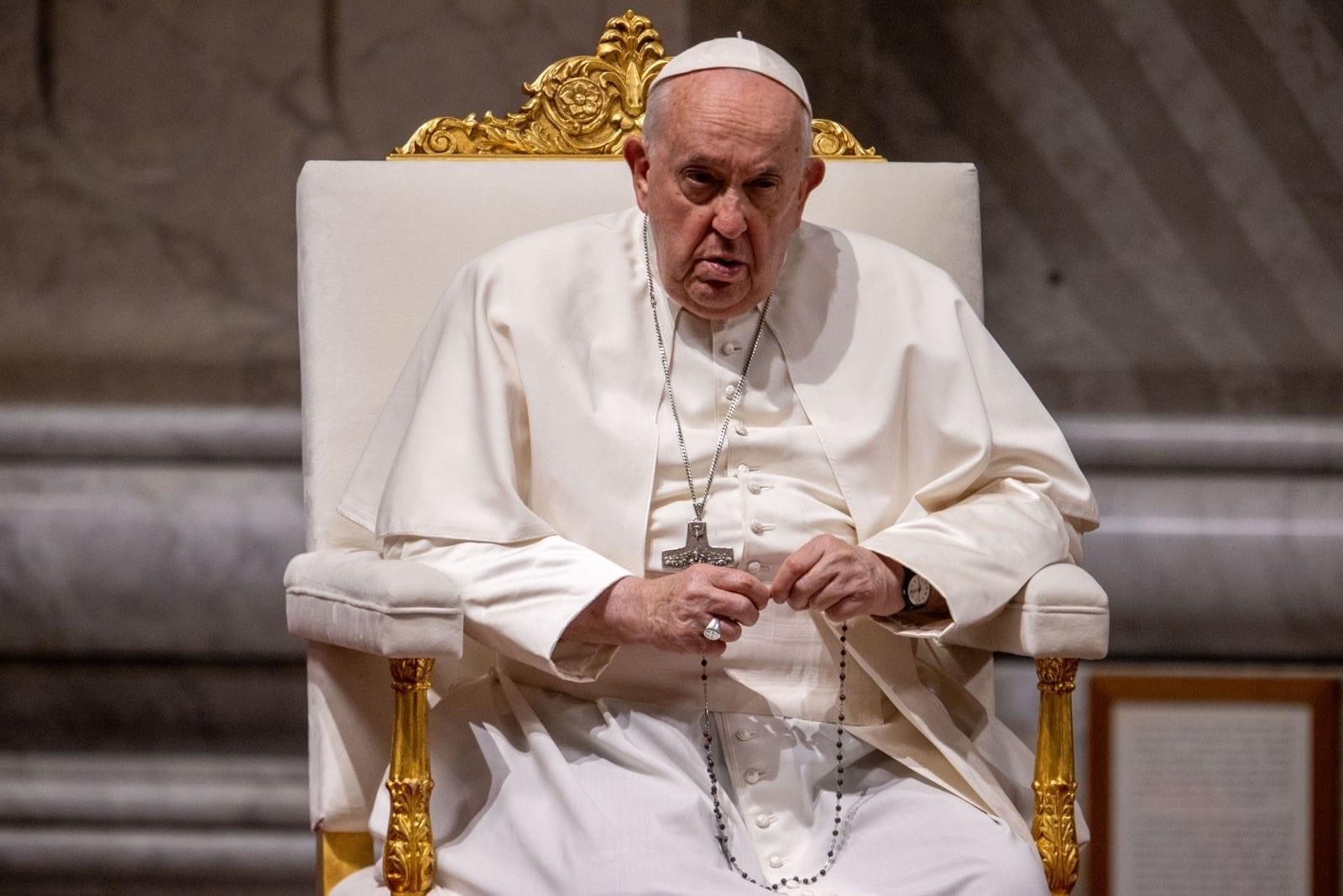 Глава УГКЦ помолився з Папою Римським за мир в Україні та світі у базиліці Святого Петра Глава УГКЦ помолився з Папою Римським за мир в Україні та світі у базиліці Святого Петра