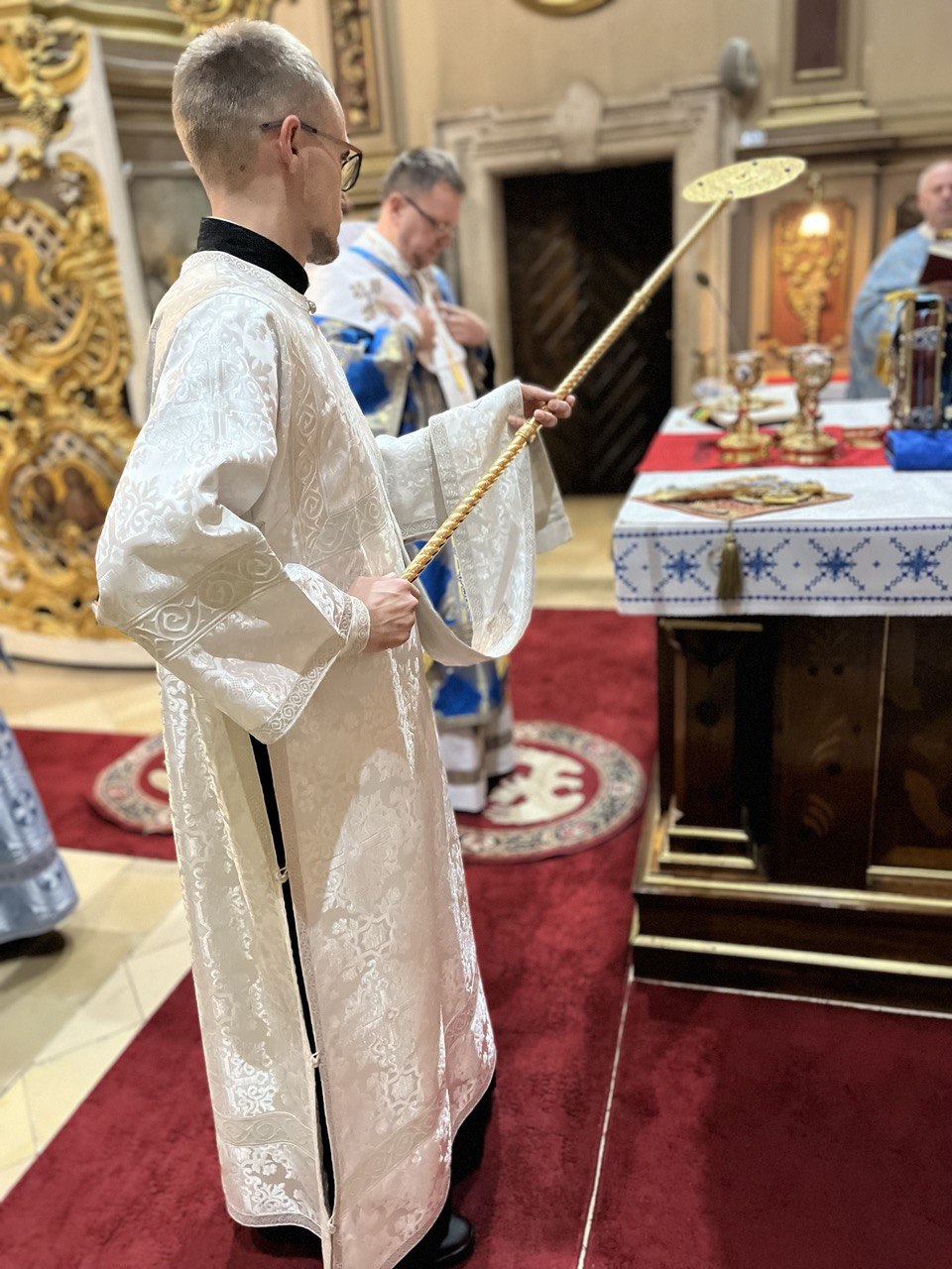 «Господь Бог посилає новітнього апостола для служіння в Церкві»: Владика Володимир звершив дияконське рукоположення брата Юрія Кріля «Господь Бог посилає новітнього апостола для служіння в Церкві»: Владика Володимир звершив дияконське рукоположення брата Юрія Кріля