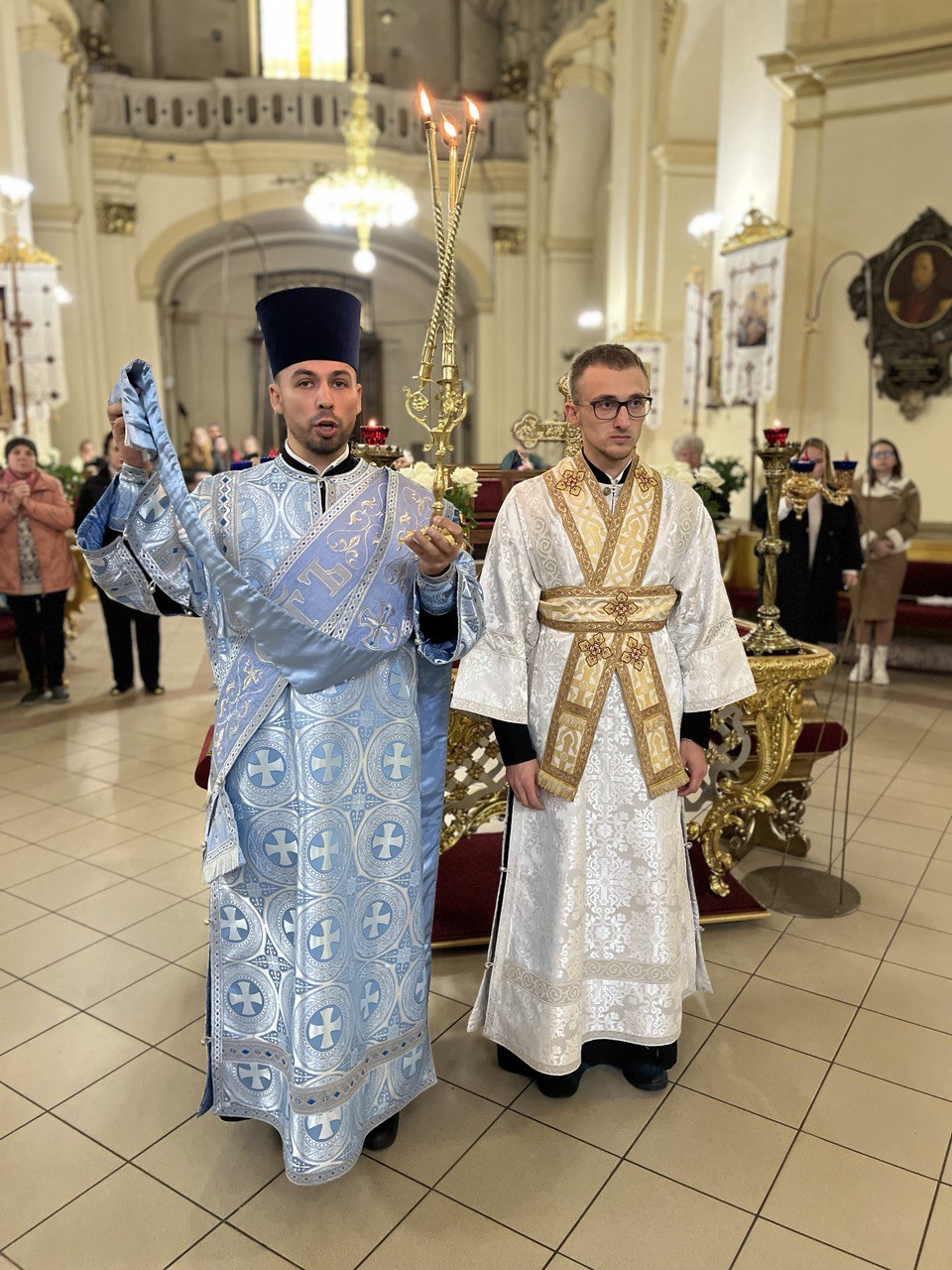 «Господь Бог посилає новітнього апостола для служіння в Церкві»: Владика Володимир звершив дияконське рукоположення брата Юрія Кріля «Господь Бог посилає новітнього апостола для служіння в Церкві»: Владика Володимир звершив дияконське рукоположення брата Юрія Кріля