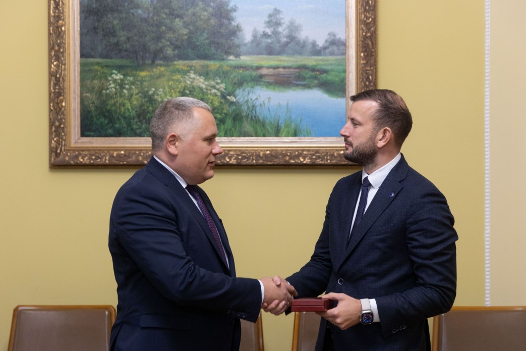 Ігор Жовква обговорив із єврокомісаром з питань охорони довкілля реалізацію Формули миру та відповідальність за екологічні злочини Ігор Жовква обговорив із єврокомісаром з питань охорони довкілля реалізацію Формули миру та відповідальність за екологічні злочини