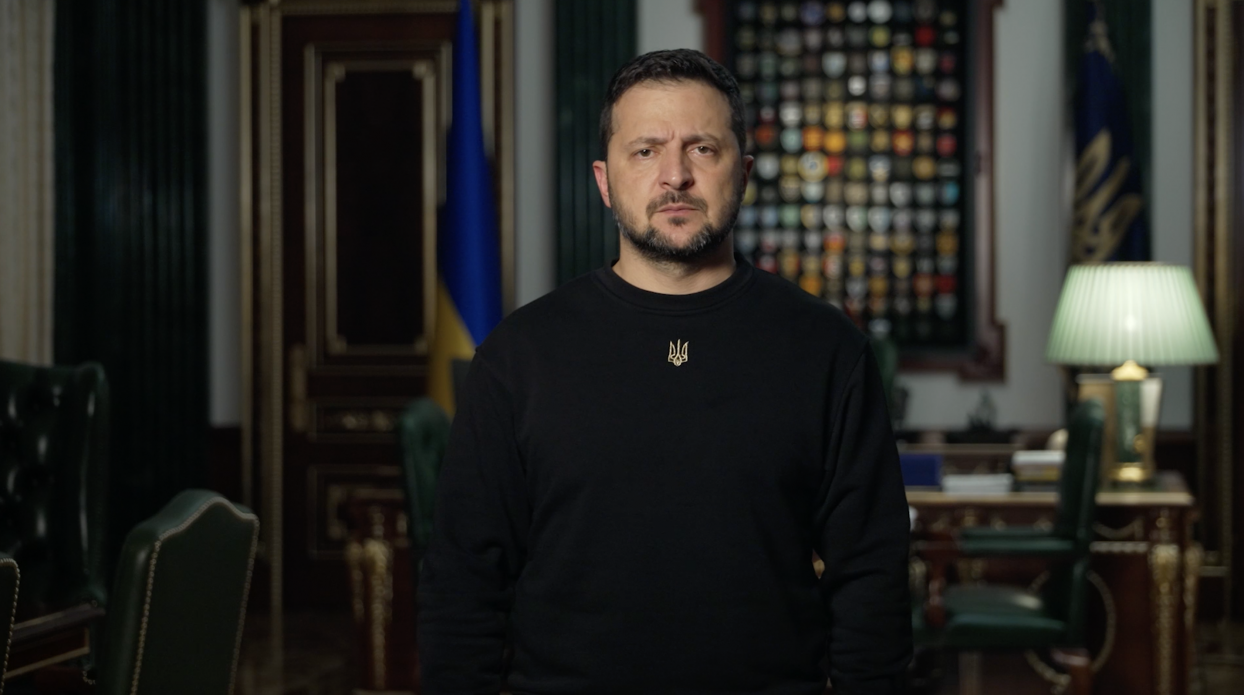 Міжнародне право може виграти лише тут, в Україні, і виграє – звернення Президента Володимира Зеленського Міжнародне право може виграти лише тут, в Україні, і виграє – звернення Президента Володимира Зеленського