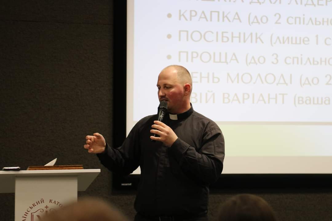 «Мрію бачити у молоді усмішку, бо це дає мені надію»: у Львівській архиєпархії відбулася традиційна «Здибанка з Владикою» «Мрію бачити у молоді усмішку, бо це дає мені надію»: у Львівській архиєпархії відбулася традиційна «Здибанка з Владикою»