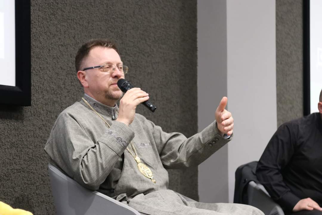 «Мрію бачити у молоді усмішку, бо це дає мені надію»: у Львівській архиєпархії відбулася традиційна «Здибанка з Владикою» «Мрію бачити у молоді усмішку, бо це дає мені надію»: у Львівській архиєпархії відбулася традиційна «Здибанка з Владикою»