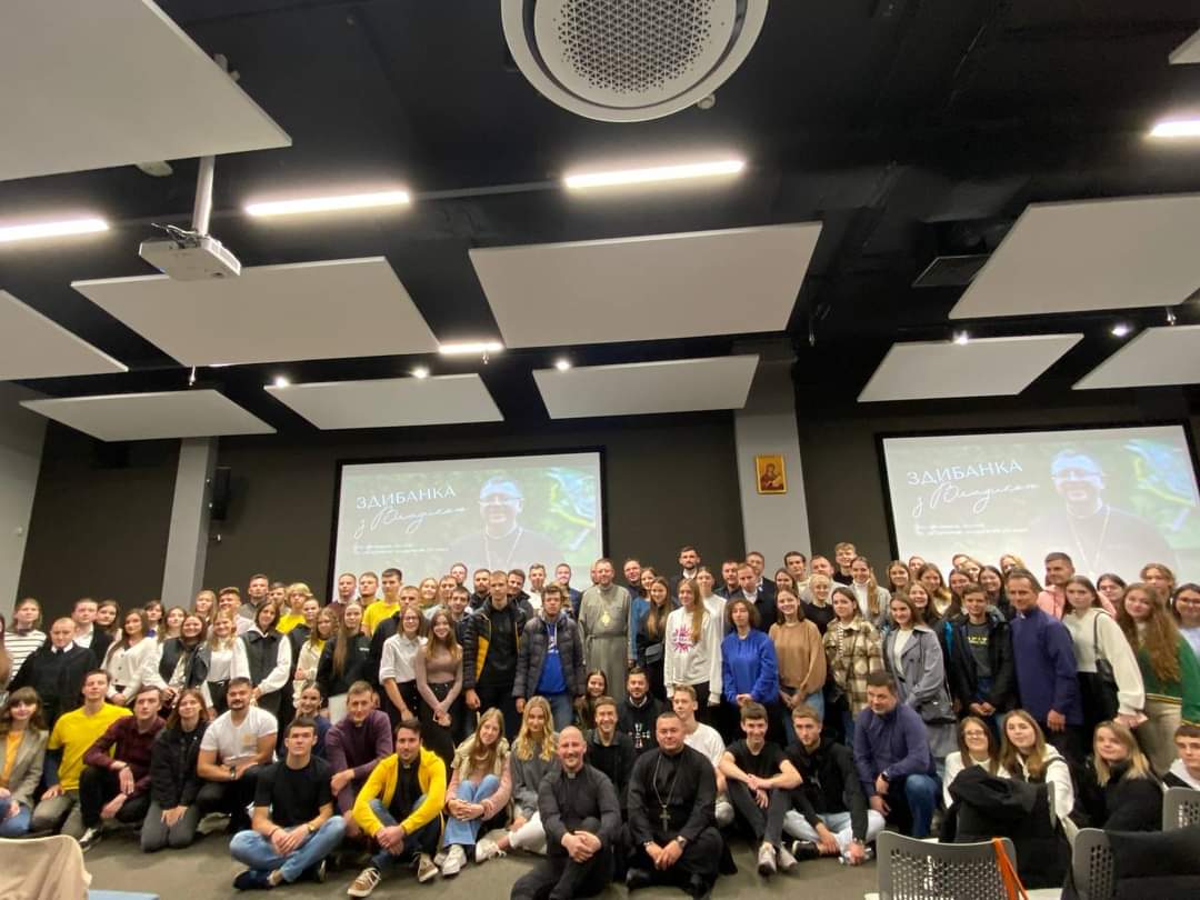 «Мрію бачити у молоді усмішку, бо це дає мені надію»: у Львівській архиєпархії відбулася традиційна «Здибанка з Владикою» «Мрію бачити у молоді усмішку, бо це дає мені надію»: у Львівській архиєпархії відбулася традиційна «Здибанка з Владикою»