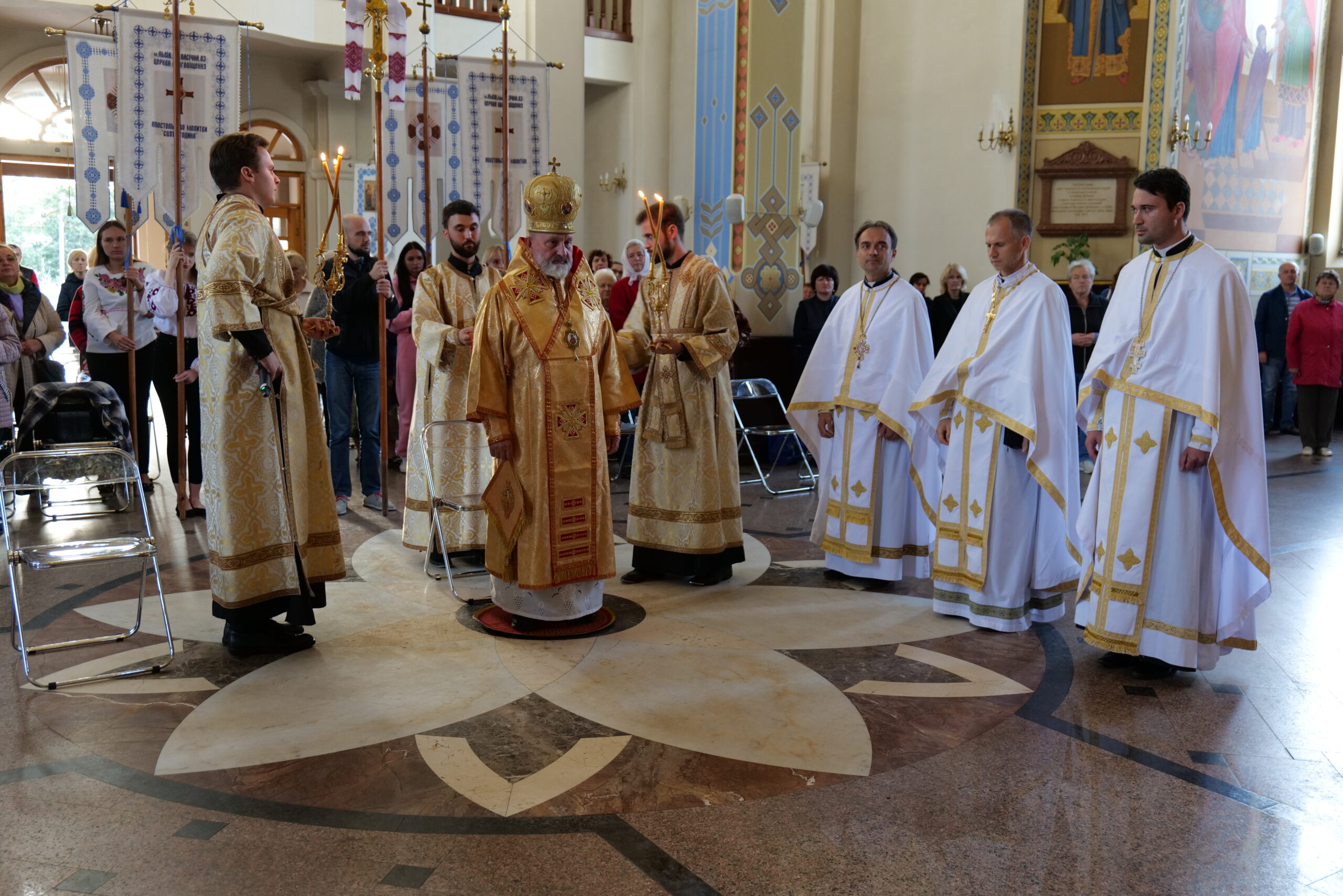 Митрополит Ігор привітав отця Романа Луковського з 60-літтям та 35-річчям священства Митрополит Ігор привітав отця Романа Луковського з 60-літтям та 35-річчям священства