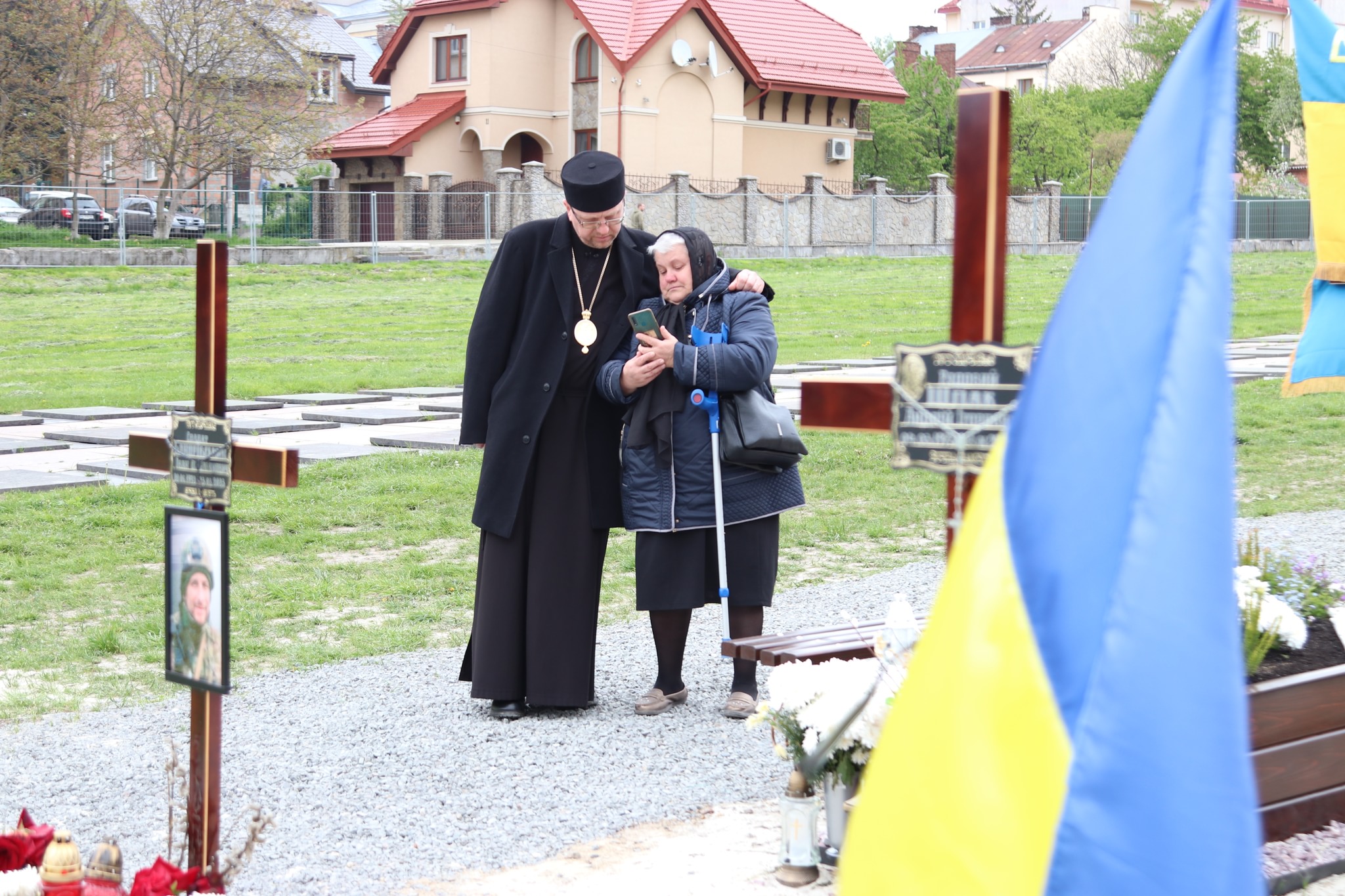 «На наших кладовищах багато життя», – владика Володимир у розмові для німецької католицької радіостанції «На наших кладовищах багато життя», – владика Володимир у розмові для німецької католицької радіостанції