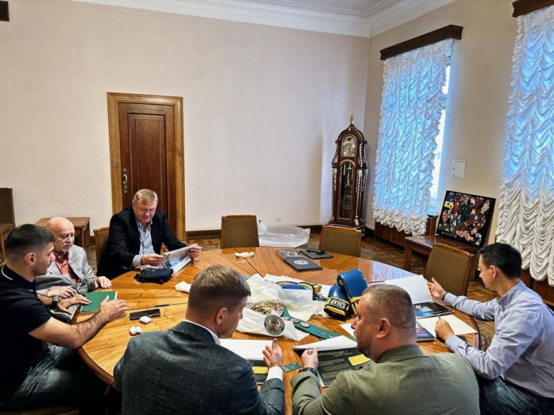 Олексій Дніпров зустрівся з представниками боксерської спільноти України та WBC Олексій Дніпров зустрівся з представниками боксерської спільноти України та WBC