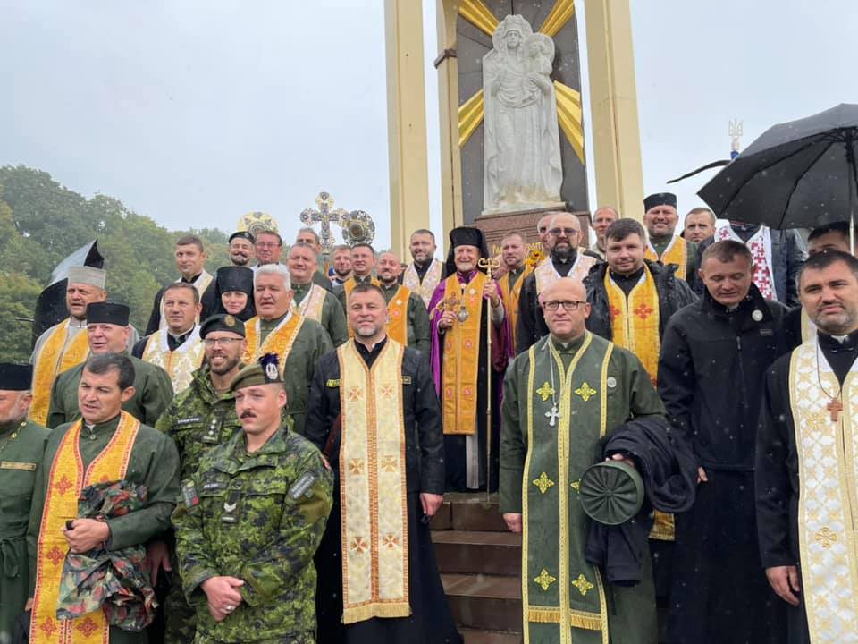 Отець Андрій Хомишин: «Наші воїни знають за що воюють і це найбільша мотивація продовжувати боротьбу» Отець Андрій Хомишин: «Наші воїни знають за що воюють і це найбільша мотивація продовжувати боротьбу»
