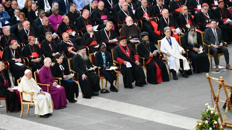 Папа: молімося про дар слухання, щоб розпізнати Господній шепіт Папа: молімося про дар слухання, щоб розпізнати Господній шепіт