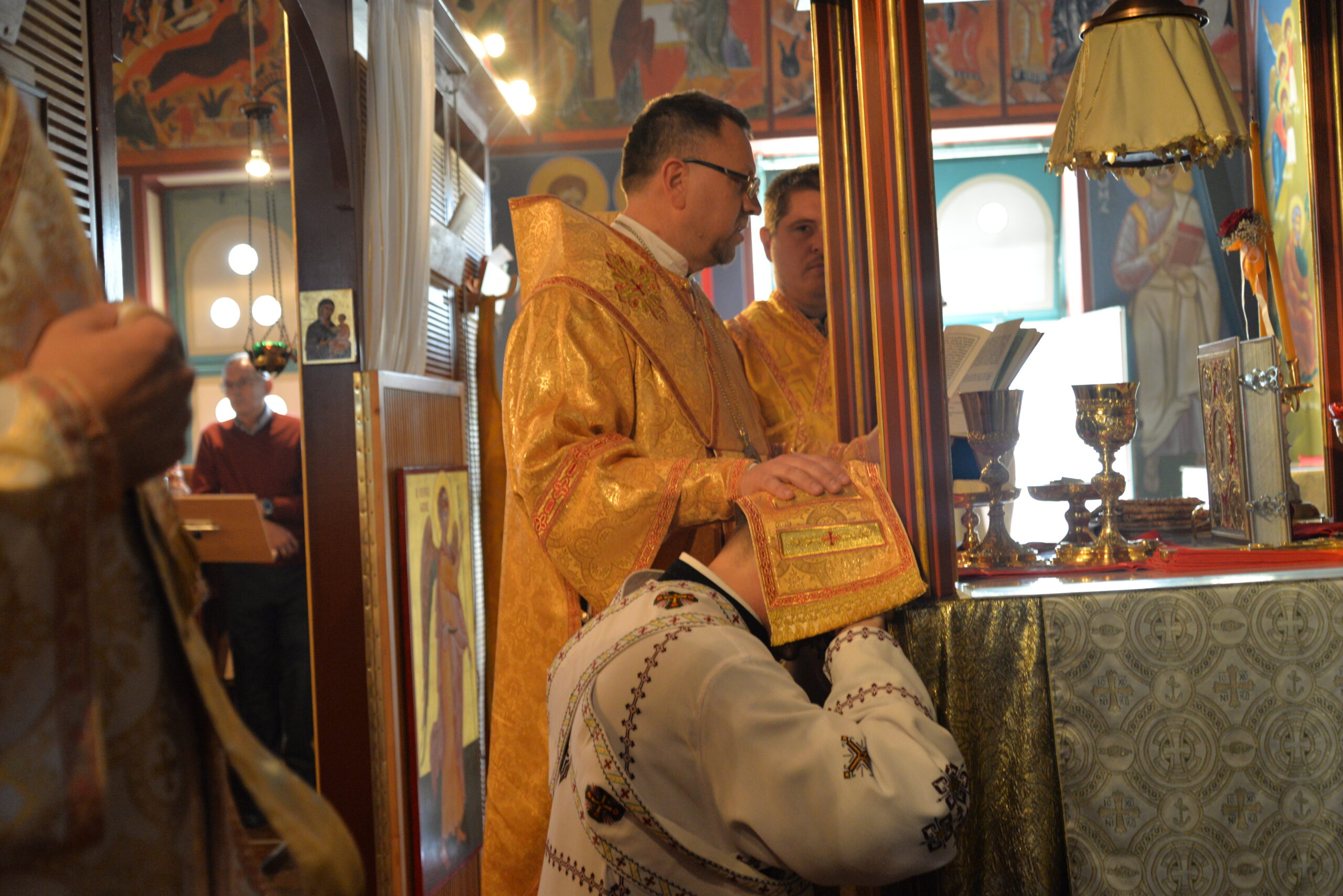 «Подаруймо йому молитву і підтримку»: Владика Володимир звершив дияконське рукоположення Андрія Хробака у Східній Колегії «Подаруймо йому молитву і підтримку»: Владика Володимир звершив дияконське рукоположення Андрія Хробака у Східній Колегії