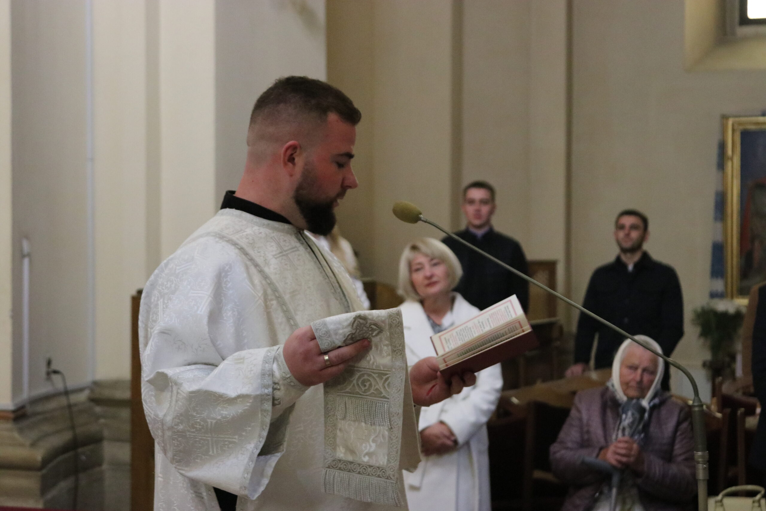 «Подаруймо йому нашу молитовну підтримку!»: Владика Володимир звершив дияконське рукоположення брата Романа Хляна «Подаруймо йому нашу молитовну підтримку!»: Владика Володимир звершив дияконське рукоположення брата Романа Хляна